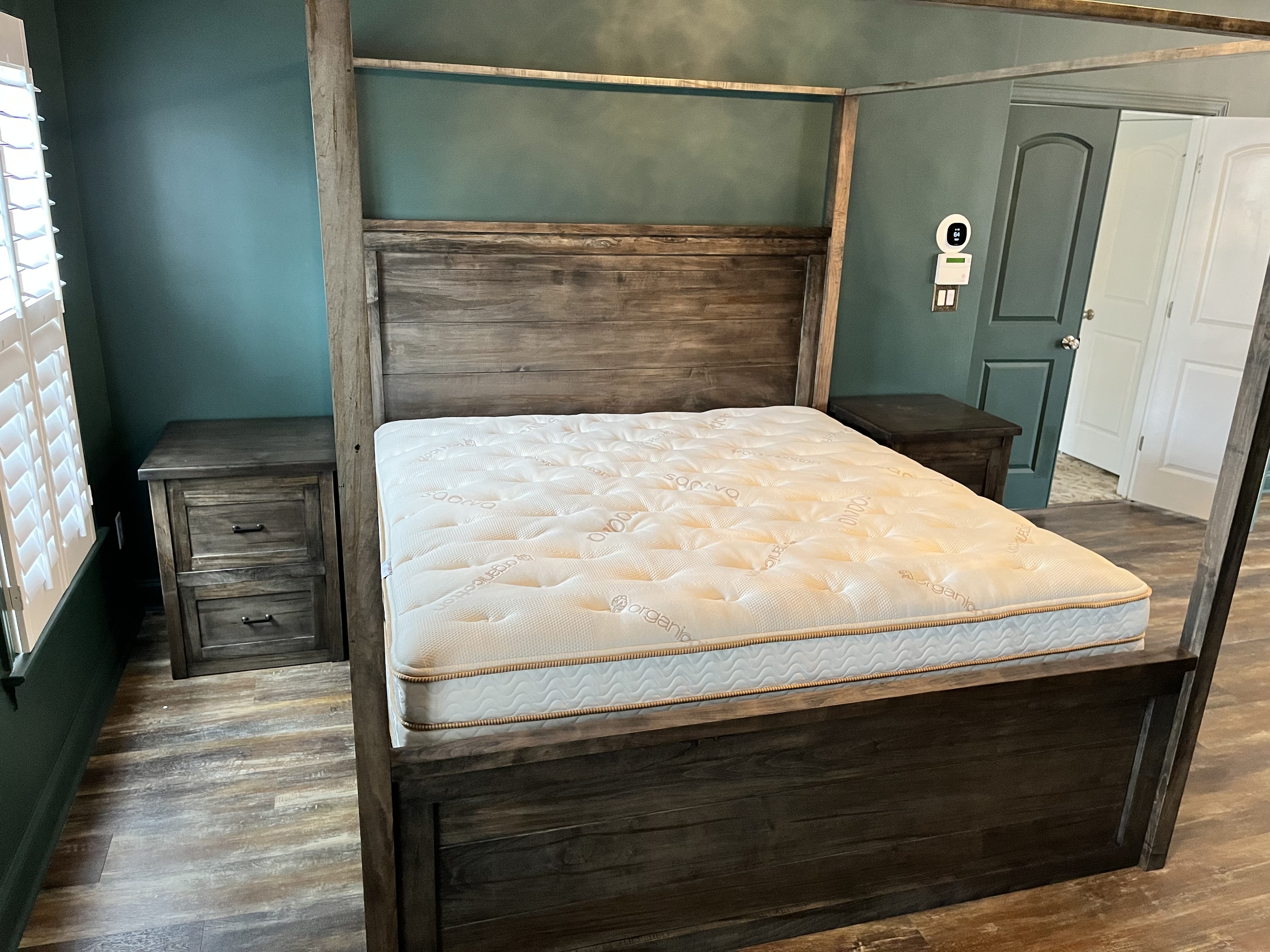 King Canopy Bed Frame — Detail